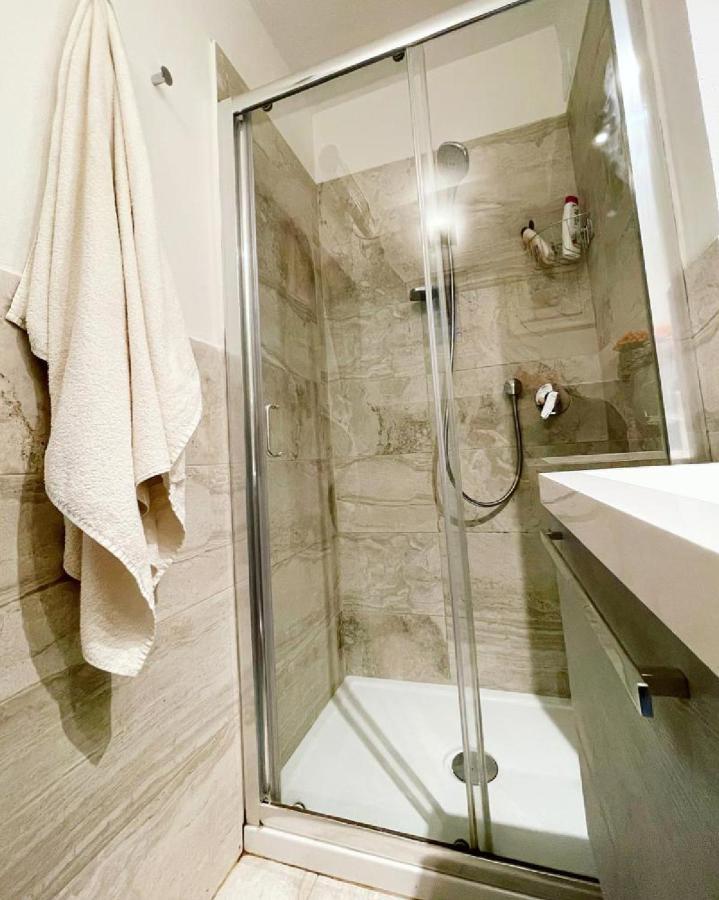 Leonardo Suites Florens Exteriör bild